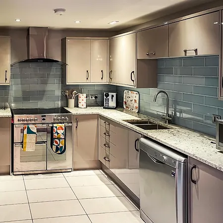 Valentines - Uk48509 * Kirk Hammerton